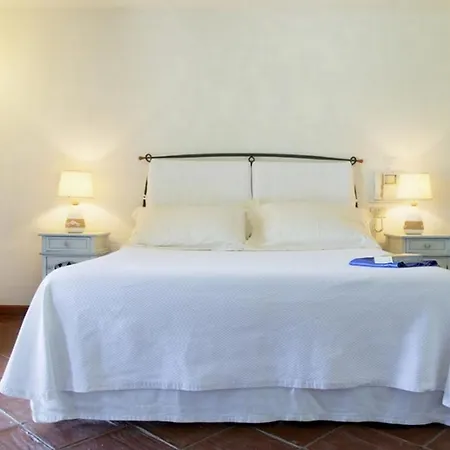 Cozy Villa, Quiet Location & Pool - What'app - 0034-611-233-784 - For Reservations! Porto Rotondo