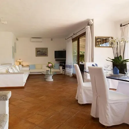 Villa Cozy Villa, Quiet Location & Pool - What'app - 0034-611-233-784 - For Reservations! Porto Rotondo