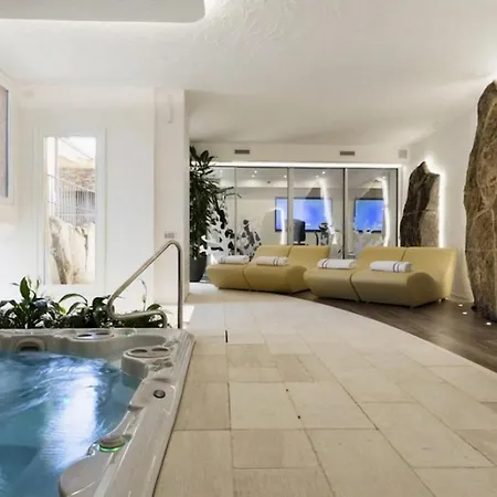Villa Cozy Villa, Quiet Location & Pool - What'app - 0034-611-233-784 - For Reservations! Porto Rotondo