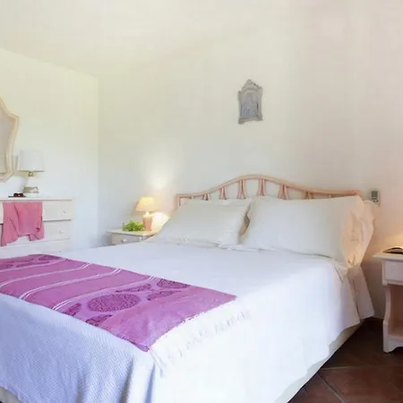 Villa Cozy Villa, Quiet Location & Pool - What'app - 0034-611-233-784 - For Reservations! Porto Rotondo
